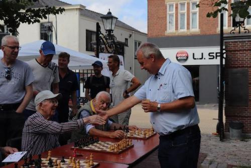 Simultaan door GM John van der Wiel