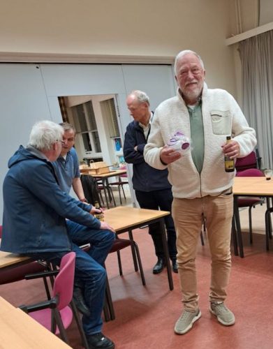 Een zeer nuttig spaarvarken met de tekst: Trots op jou! Van harte, Ron!