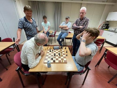 Aan de kant de stuurlui